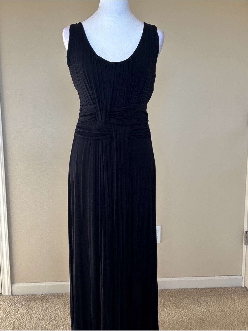 Elegant Black Sleeveless Maxi Dress with Knot Waist